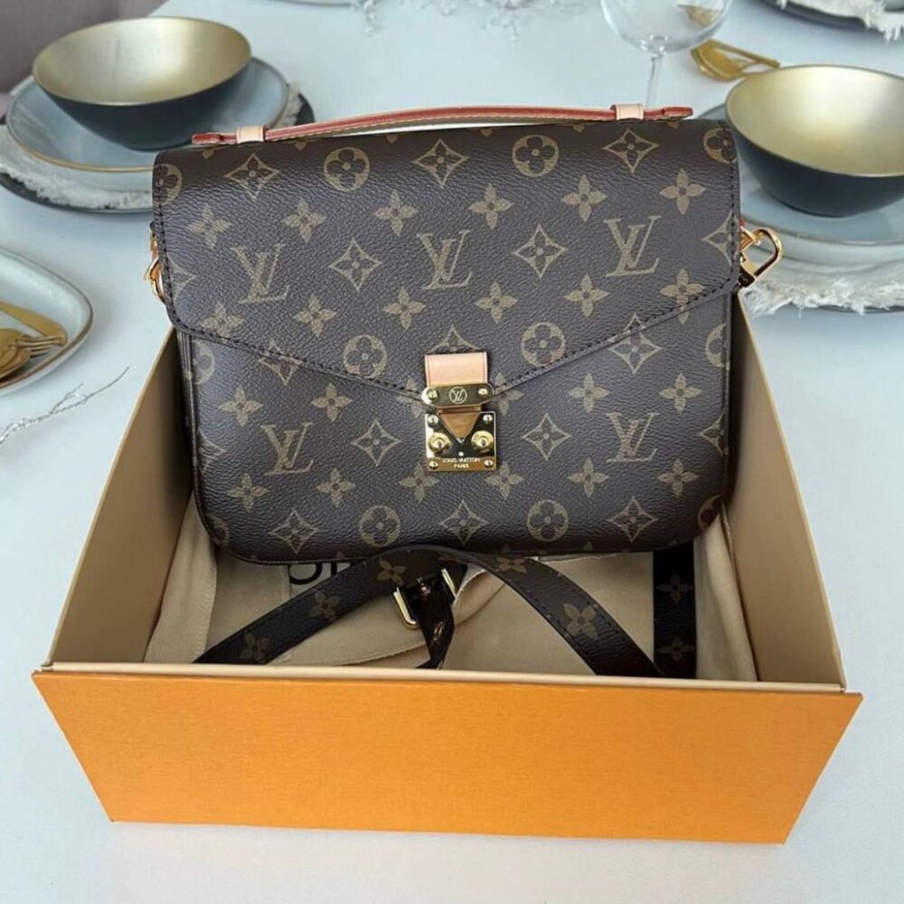 Louis Vuitton Pochette Metis